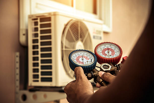 Professional Hvac technician working in Langhorne, PA